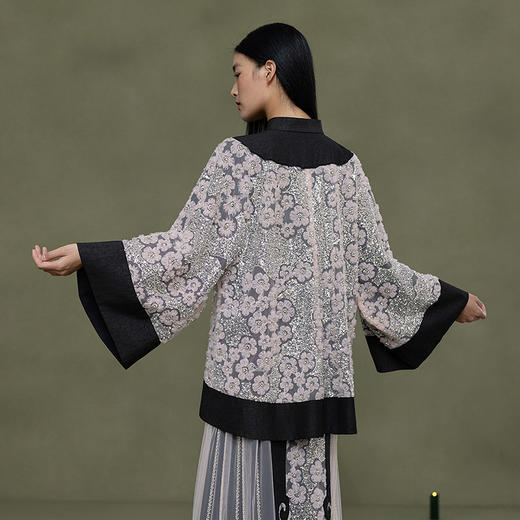 【林栖设计小店】法式刺绣|花朵珠片拼香云纱2026早春新款改良氅衣1961099 商品图4