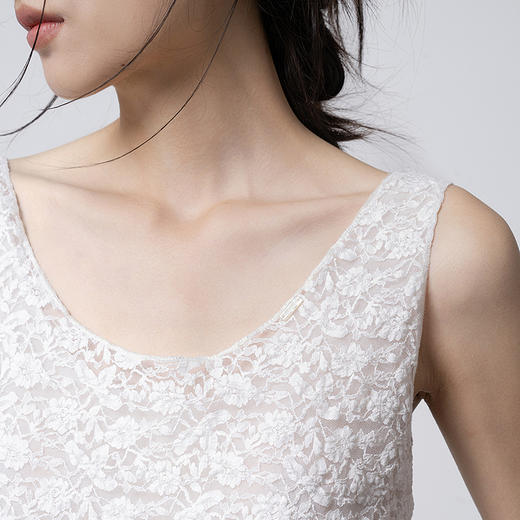 【林栖设计小店】（现货）蕾丝花语|米白色优雅花边百搭2026春新款皱感吊带背心1961043 商品图2