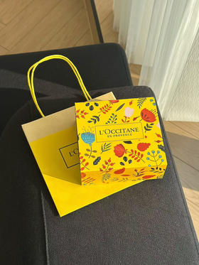 原单正品欧舒丹甜扁桃四件套旅行装：这包装我直接封神！看这颜值！欧舒丹新出的甜扁桃四件套旅行装，光是包装就把我拿捏死了！！！
清货特价