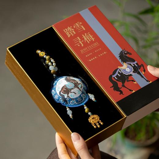 骏逸四时·2026马年系列香包，河北省级非遗-谷氏香车载挂饰香囊包 商品图0