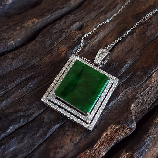 【天然正品】A货翡翠AU750白金豪镶钻镶天然细腻细豆种满绿方形平安无事牌翡翠吊坠项链29.5*19.6*5.9MM（皆取最大值）181125AH50 商品图4