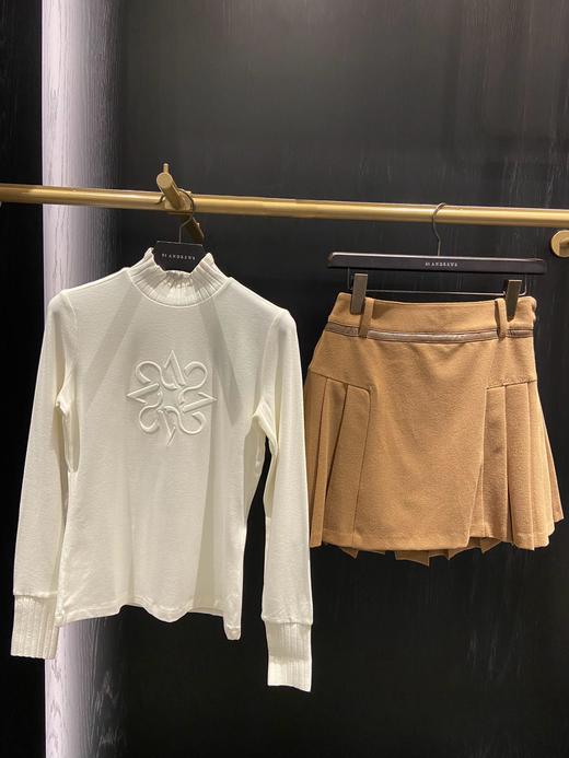 St家新款女士磨毛立领长袖来了！st原厂❗针织领袖立体logo上衣，注定是个爆款小衫，磨毛弹力面料，温温柔柔软软糯糯，超级百搭，真的很好看很好穿，看起来干干净净！ 商品图0