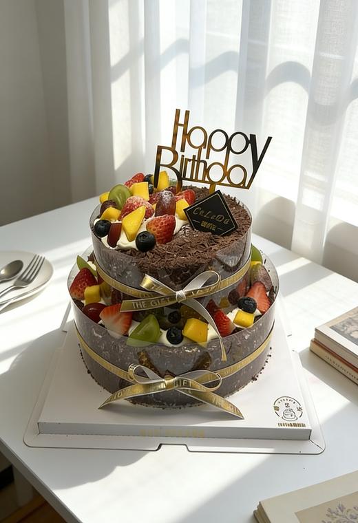 【优品系列】---【实拍图】--表层巧克力/水果碎装饰【鲜果黑森林】蛋糕 商品图2