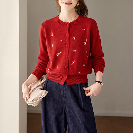 「自」全新升级【铂金会员192/天猫259/差价67】(10239)洛诗琳重工刺绣针织开衫2026春季新款时尚短款毛衣外套 商品图0