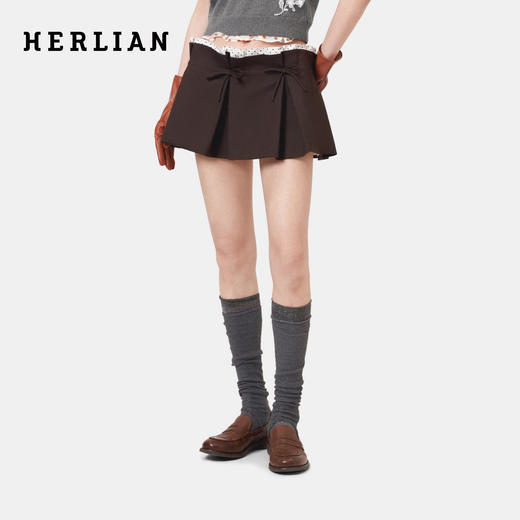 HERLIAN 2026年春季新品蝴蝶结抽褶设计短裙女棕调双褶A字半裙 商品图0