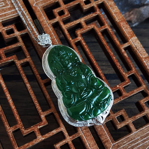 【天然正品】A货翡翠AU750白金镶钻镶天然细腻冰种满绿观音坐莲（平安安乐）翡翠吊坠项链53.0*27.0*9.0MM（皆取最大值）181125AH37 商品图6