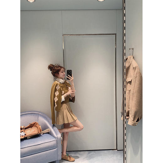 金蘑菇菇 少女时期 miu系格子系列 / 早秋知识分子 100wool开衫 商品图2