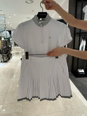 St家新款女士花边立领短袖上衣来啦！韩式泡泡袖加小落肩版型，显瘦又带有慵懒的感觉，立领撞色点缀花边，细节、质感和情调得到升华，整体清爽大方, 完全是不挑人的好穿又好看，弹力很好的氨纶薄面料，垂顺！