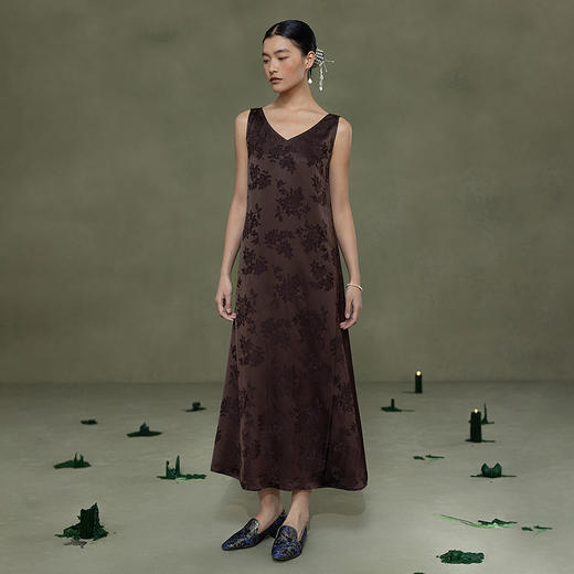 【林栖设计小店】鎏光溯影|深咖啡优雅提花复古宽松2026春新款无袖连衣裙1961170 商品图0