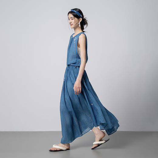 【林栖设计小店】植物染色|手工植物蓝苎麻宽松显瘦2026春新款无袖连衣裙1961138 商品图3