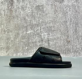 男款压纹魔术贴平底一字拖鞋he