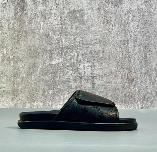 男款压纹魔术贴平底一字拖鞋he 商品图0