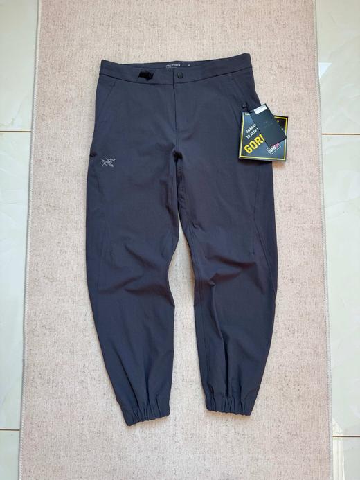 纯色Logo标识软壳松紧腰压胶束脚运动长裤 男款采用耐磨材料 商品图3