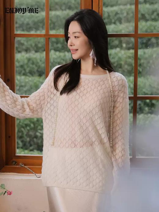 【门店同款】ENJOY春季“柔光芳序”羽毛镂空针织上衣 169261783 商品图2