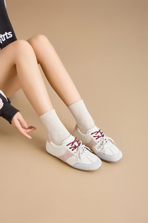 【拼色多巴胺皮质小白鞋 SSD1112110】都说小白鞋是万能的百搭不挑人！白色不管什么时候再过几年拿出来依旧经典不过时！ 商品图3