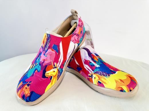 西班牙设计师品牌Uin马年特别定制彩绘艺术旅行鞋 商品图1