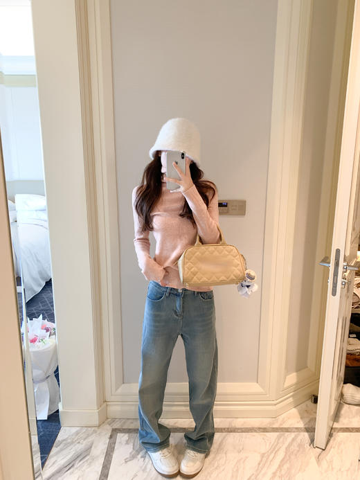 <曾小咸推荐>2.11现货秒杀 ！微信超特价！复古直筒窄版加绒牛仔裤 日常209.99 立减110 秒杀99.99！！刺绣花朵开衫 秒杀89.99！皮毛一体外套 秒杀149.99！！ 商品图12