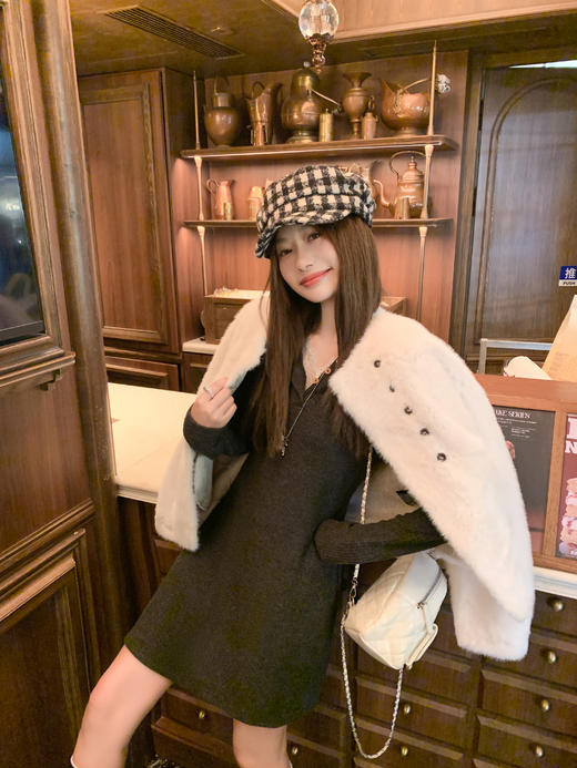 <曾小咸推荐>2.9现货秒杀 ！微信超特价！连帽蕾丝边针织连衣裙 日常229.99 立减140 秒杀89.99！！ 商品图5