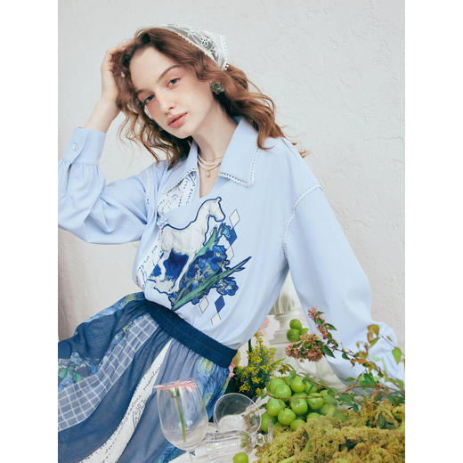 两三事梵高文艺眷恋刻度2026春新款小清新印花刺绣盘扣装饰衬衫女 商品图3