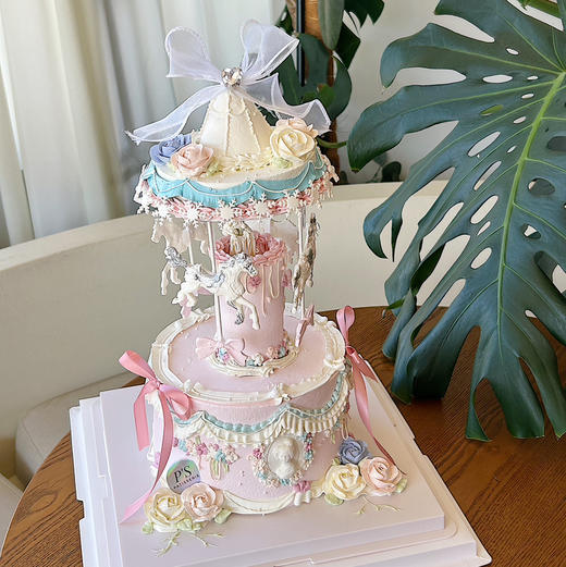 宫廷旋转木马奶油蛋糕（至少提前5天预定） 商品图0