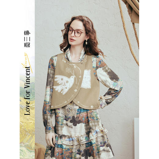 两三事梵高文艺 心跳涂鸦 2026春季新款复古贴布绣短款马甲女马夹 商品图0