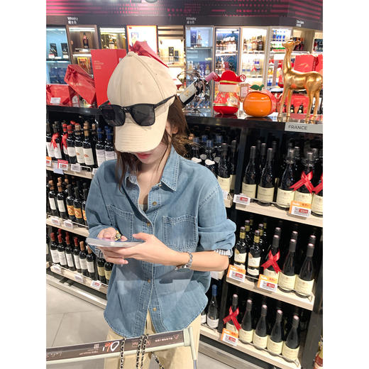 <曾小咸推荐>4.2现货秒杀 ！微信超特价！韩系做旧牛仔蓝衬衫（不含披肩） 日常229.99 立减120 秒杀109.99！！ 商品图2