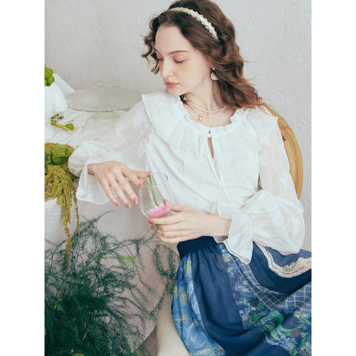 两三事 午后赴约 2026春季新款甜美透视插肩袖荷叶边绑带衬衫女 商品图1