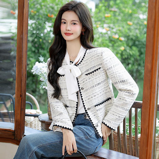 「自」全新升级【铂金会员183/天猫239/差价56】(54117)洛诗琳气质小香风外套2026春秋新款法式撞色编织短外套 商品图2