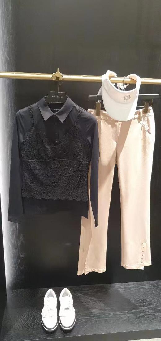 ST家新款女士蕾丝花边假两件长袖polo衫来了！蕾丝吊带设计🆕 ✖️提花logo肩带，优雅大方，高贵气质✨✨真的太洋气了，谁穿谁好看当打底、叠穿还是外穿都很好看，很温柔的味道！ 商品图2