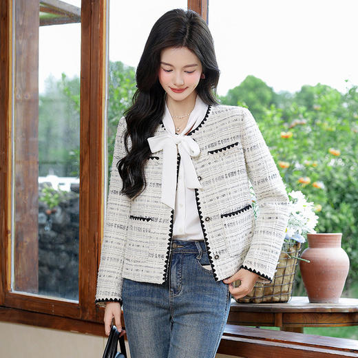 「自」全新升级【铂金会员183/天猫239/差价56】(54117)洛诗琳气质小香风外套2026春秋新款法式撞色编织短外套 商品图1