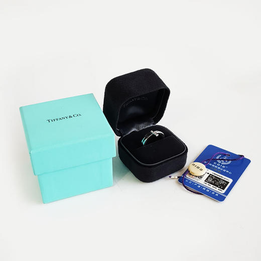 【95新】Tiffany & Co.蒂芙尼Tiffany T 系列18K白金镶钻T型缠绕式三圈戒指51号中性款160126NJS09 商品图1