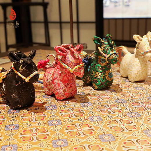 上久楷新中式国风文创 宋锦锦马挂件 菱纹定胜 四答晕蝶纹 八达晕 商品图12