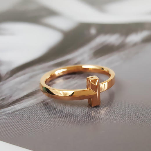 【95新】Tiffany & Co.蒂芙尼Tiffany T 系列玫瑰金无钻T1戒指57号、宽度2.5mm中性款260126TJ34 商品图2