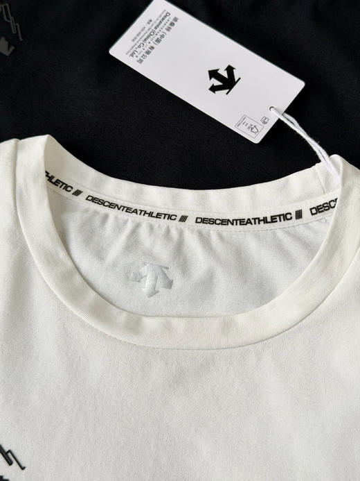 原单正品 迪桑特 allterrain 81系列印花科技面料导湿排汗长袖T恤 山脊长袖，颜色：黑色 白色
尺码：m l xl xxl 3xl
清货特价 商品图4