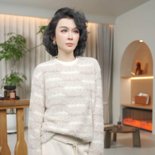 PanYiXiu/潘依绣松弛感撞色条纹挂毛流苏气质长袖圆领针织上衣W-63547 商品图0