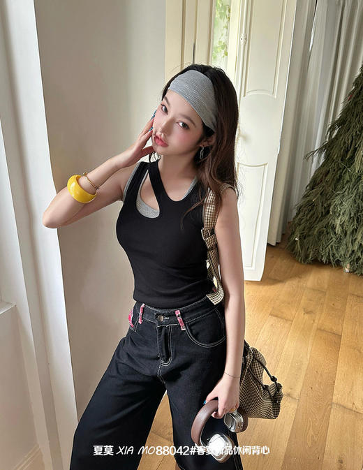 【GZ】无忧购2026春季新款女士休闲宽肩带撞色镂空背心88042（截单后3-5天发货） 商品图9