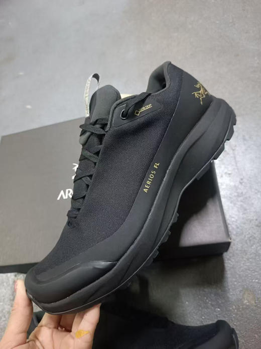 外贸原单 Arcteryx始祖鸟男女同款防水透气户外徒步登山攀登男鞋 
尺码：36 37 38 39 40 40.5 41 42 42.5 43 44 44.5 45
工厂特价清 商品图7