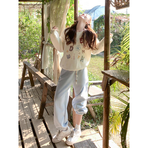 <曾小咸推荐>2.13现货秒杀 ！微信超特价！韩系字母刺绣卫衣 日常179.99 立减100 秒杀79.99！！ 商品图2