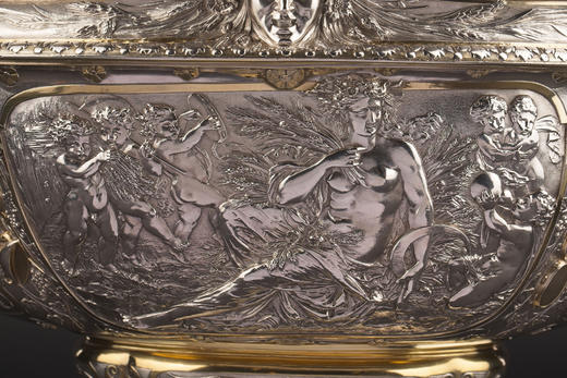 独角鹿西洋古董19世纪英国名坊Elkington&Co.签名出品古典神话人物主题纯银及镀金精雕餐桌中央摆件 商品图7