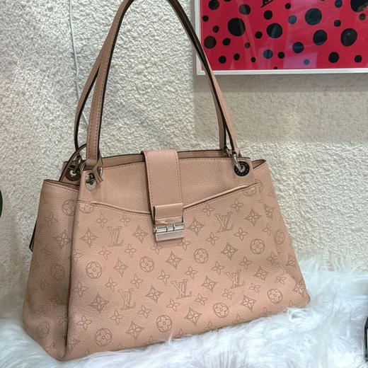LV Sevres Mahina 粉色 镂空 牛皮 中号 单肩包 商品图0