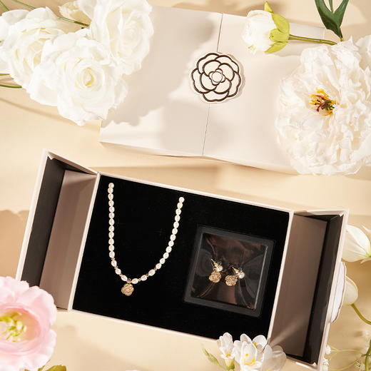 大英博物馆欧洲文化艺术系列浪漫山茶珍珠贝壳礼盒 商品图4