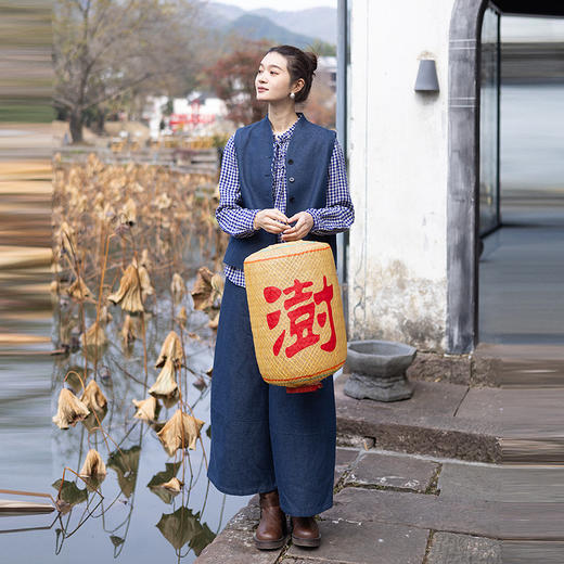 绽放048朵/ 蓝色序章-短款马甲·V领宽松系扣牛仔小马夹女春新款 商品图2