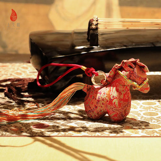 上久楷新中式国风文创 宋锦锦马挂件 菱纹定胜 四答晕蝶纹 八达晕 商品图7