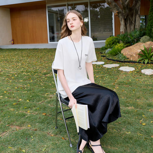 【莱赛尔】三彩2026春季新款短袖圆领宽松小马绣花T恤上衣套头衫M 商品图3