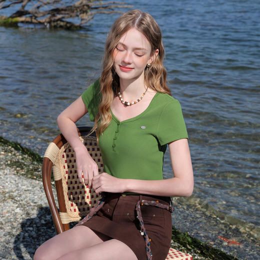 【瘦瘦T】三彩2026春季新款V领正肩短袖T恤套头上衣短款修身M 商品图2