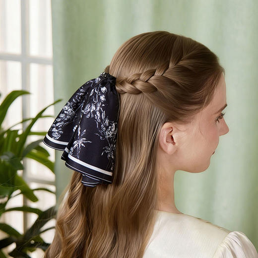 大英博物馆博物志系列蝶影花香米色 黑色 发圈 商品图1