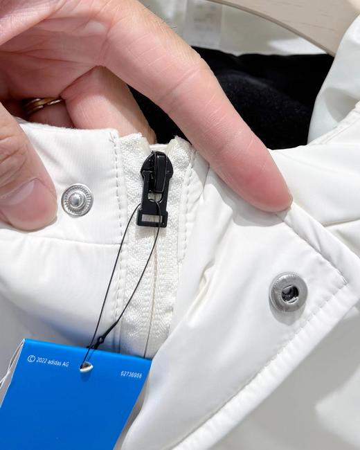 F013001冬季款三条杠连帽保暖落肩款羽绒服男女同款 商品图11