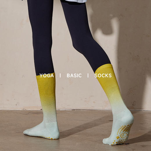【59元任选2件】【小鱼加加】高品质中筒瑜伽袜专业防滑扎染渐变运动袜20230101 商品图1