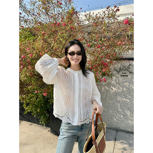 【贝拉推荐】自我取悦 2026早春 南法度假风格 超重工 激光刺绣100苎麻小衫 无龄感法式小衫 商品图0