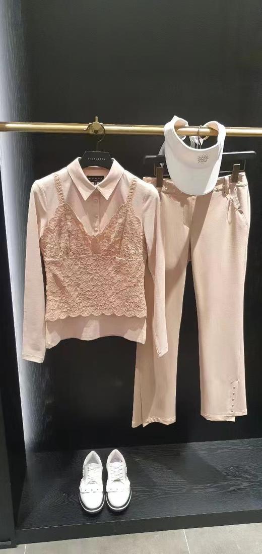 ST家新款女士蕾丝花边假两件长袖polo衫来了！蕾丝吊带设计🆕 ✖️提花logo肩带，优雅大方，高贵气质✨✨真的太洋气了，谁穿谁好看当打底、叠穿还是外穿都很好看，很温柔的味道！ 商品图1